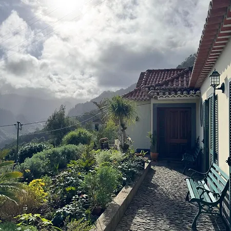 Refugio Camelias Lantställe Santana (Madeira)