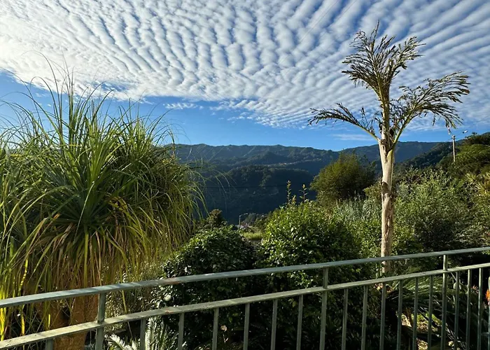 Летний дом Refugio Camelias *